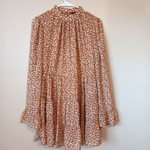 Forever, 21. Long sleeve dress. Medium size. The dress is lined